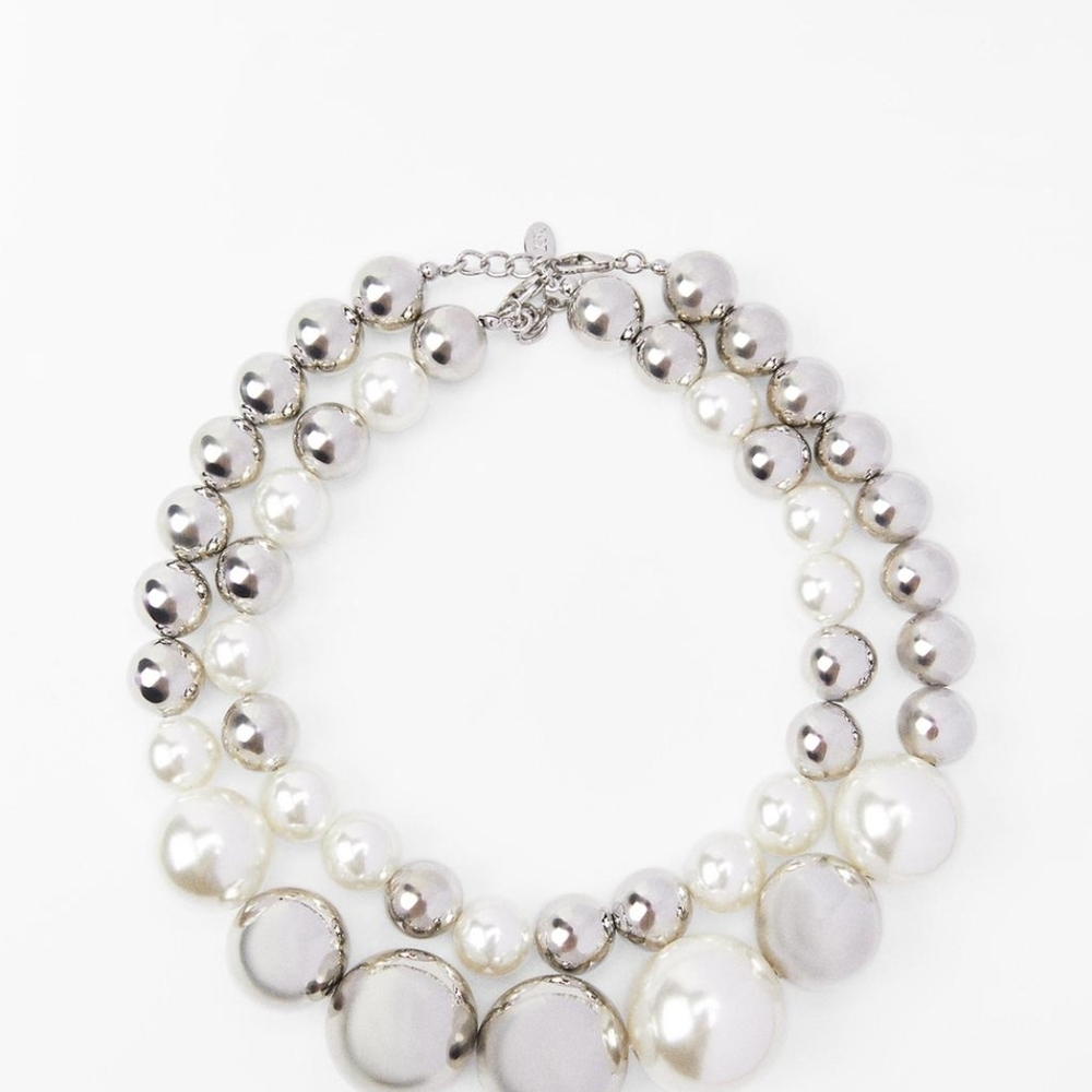 Elegant Silver and White Pearl Necklace